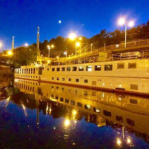 Florentina Boat